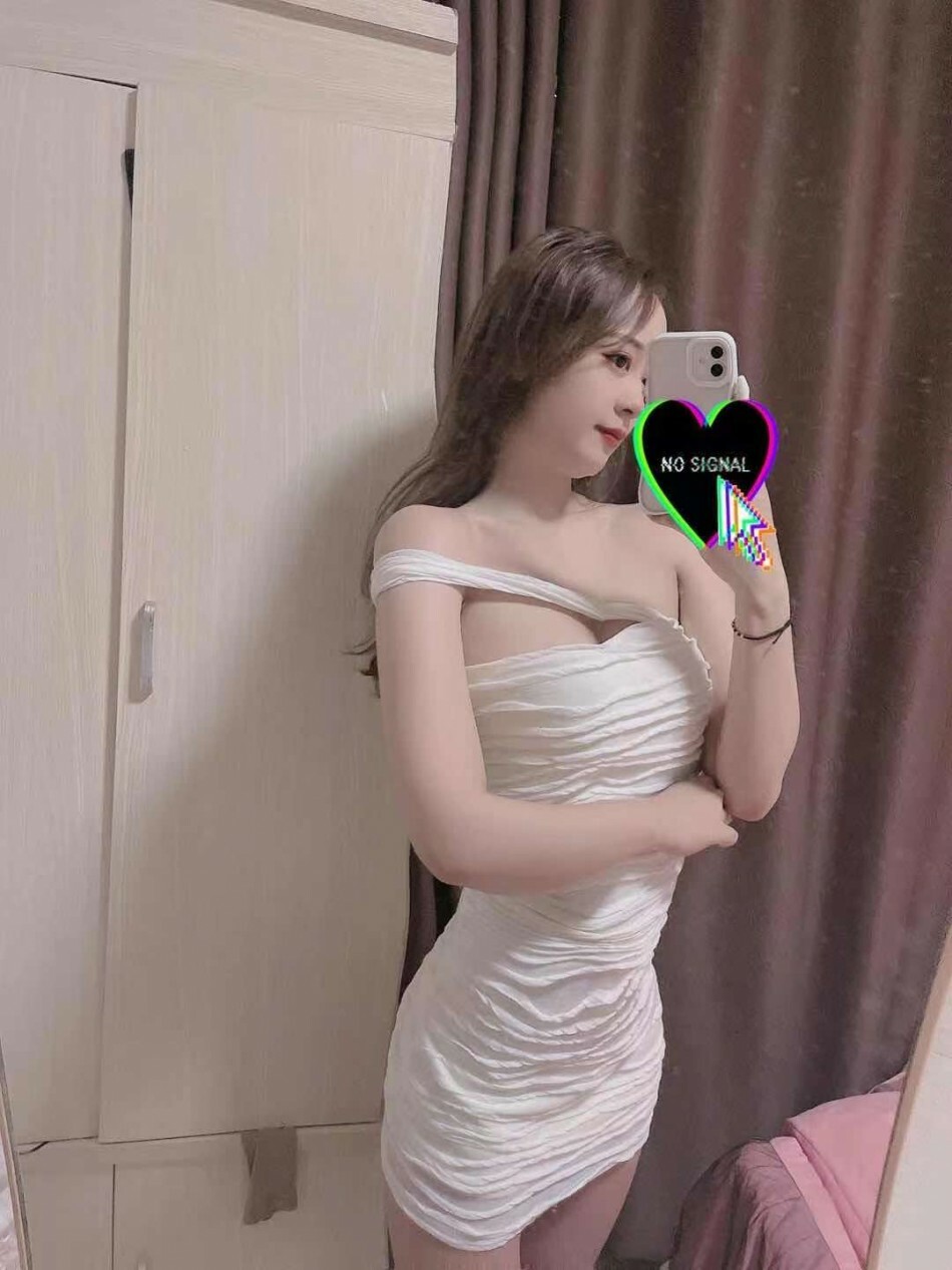 性感水嫩的年轻妹妹,艹的太嗨了女上位姿势开销魂